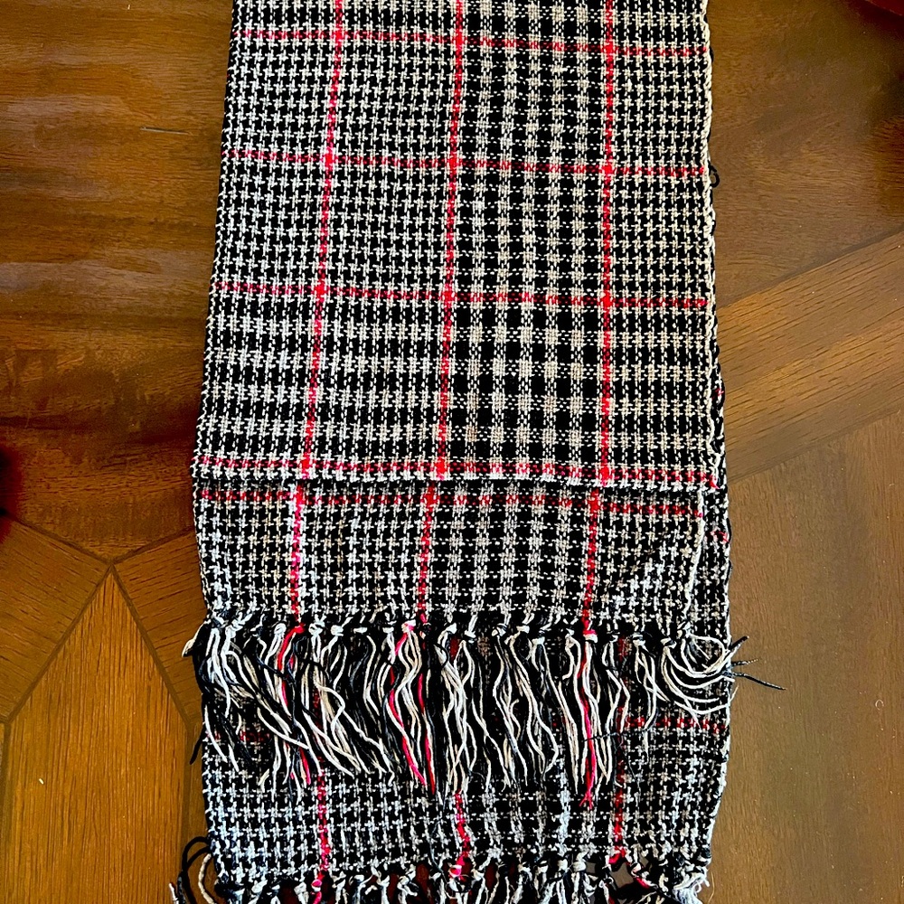 Two Fashionable Winter Scarves